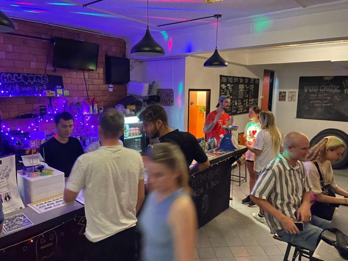 Revolution Hostel Chiang Mai Eksteriør billede