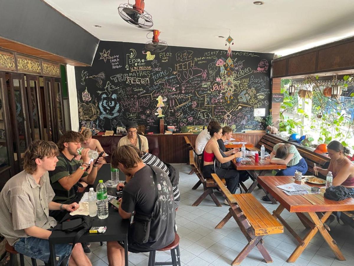 Revolution Hostel Chiang Mai Eksteriør billede