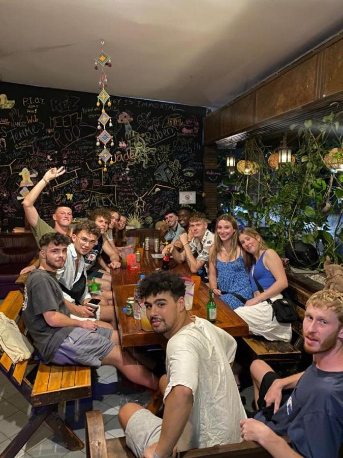 Revolution Hostel Chiang Mai Eksteriør billede